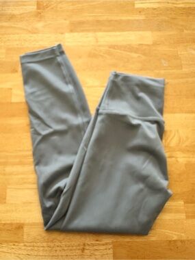 Lululemon leggings size 4
